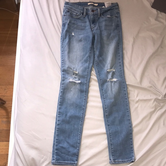 RIPPED MEDIUM WASHED LEVI JEANS - Picture 3 of 5